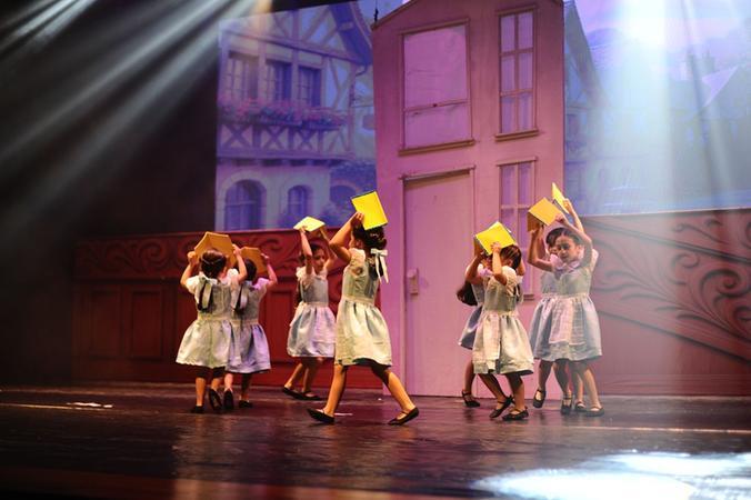 Espetáculo “Eu Danço” reúne gerações em apresentação em Manaus