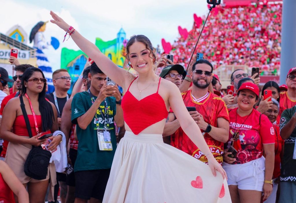 Valentina Coimbra comparece à passagem de som do Boi Garantido