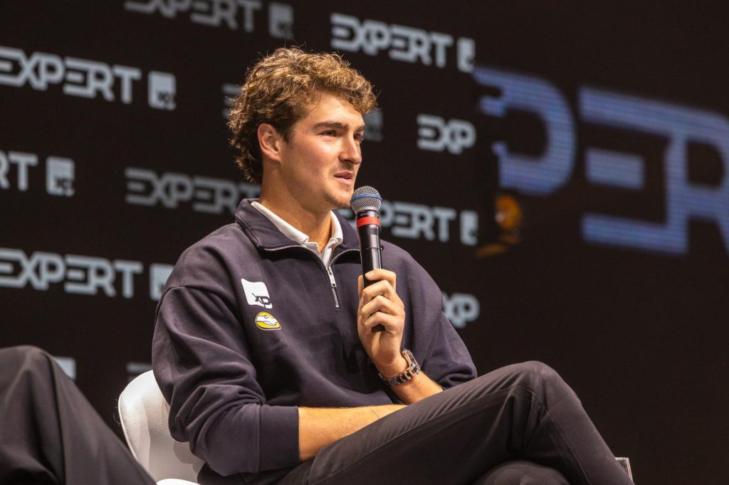João Fonseca revela como venceu Djokovic e reforça sonho de ser número 1 do mundo