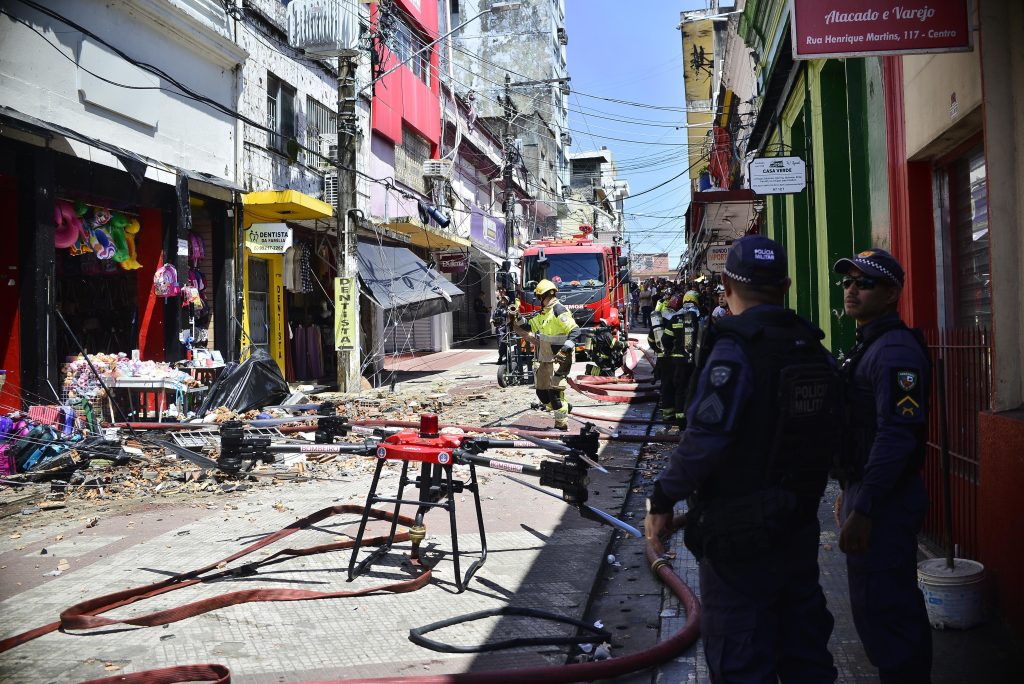 Incêndio no Centro de Manaus está controlado, segundo o Corpo de Bombeiros