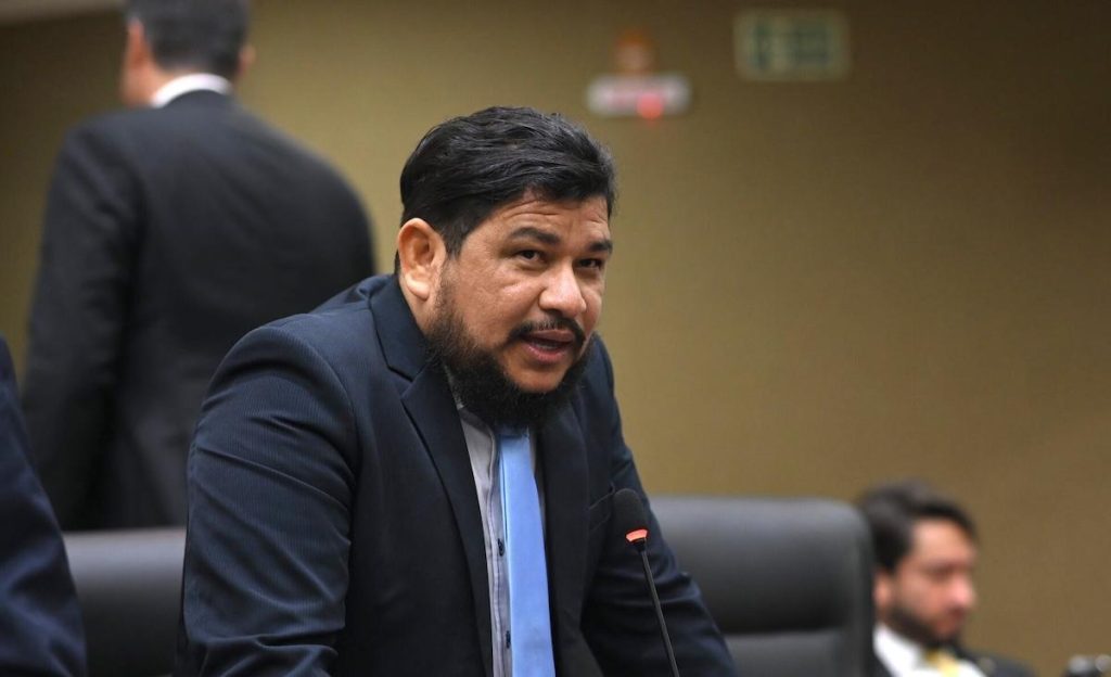 Rosinaldo Bual registra presença virtual em sessão da CMM