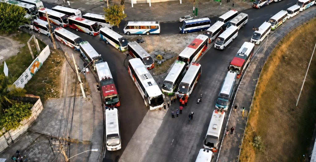 Greve paralisa transporte especial e executivo em Manaus