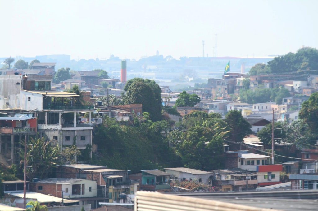 Fumaça de queimadas no sul do Amazonas e estados próximos encobre Manaus e polui o ar na capital