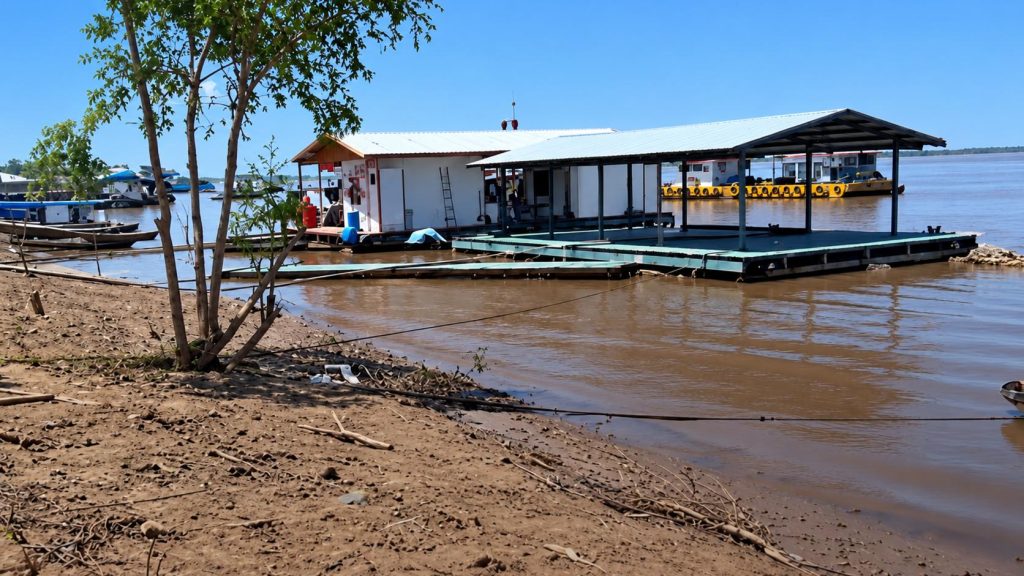 Rio Solimões recua 1,20 m e Manacapuru decreta emergência