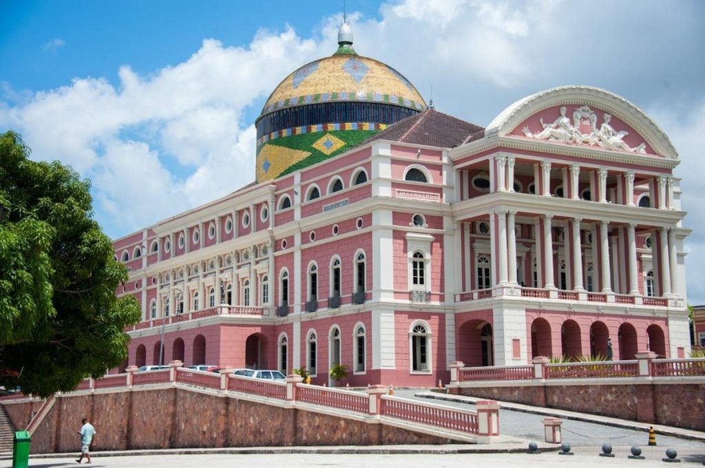 Teatro Amazonas recebe tenores internacionais em concertos nos dias 12 e 14 de novembro